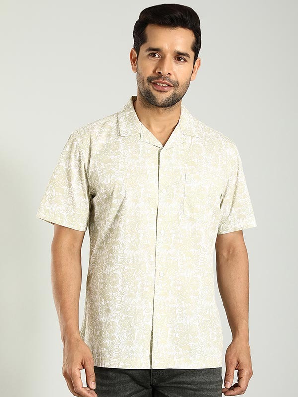 Indian Terrain Men's Regular Fit Half Sleeve Floral Print Green Shirt